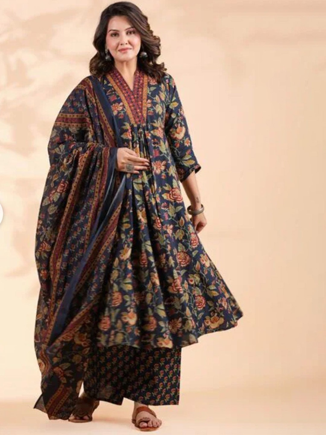 

Heavenly Attire Women Floral Printed Pleated Pure Cotton Kurta with Trousers & With Dupatta, Navy blue