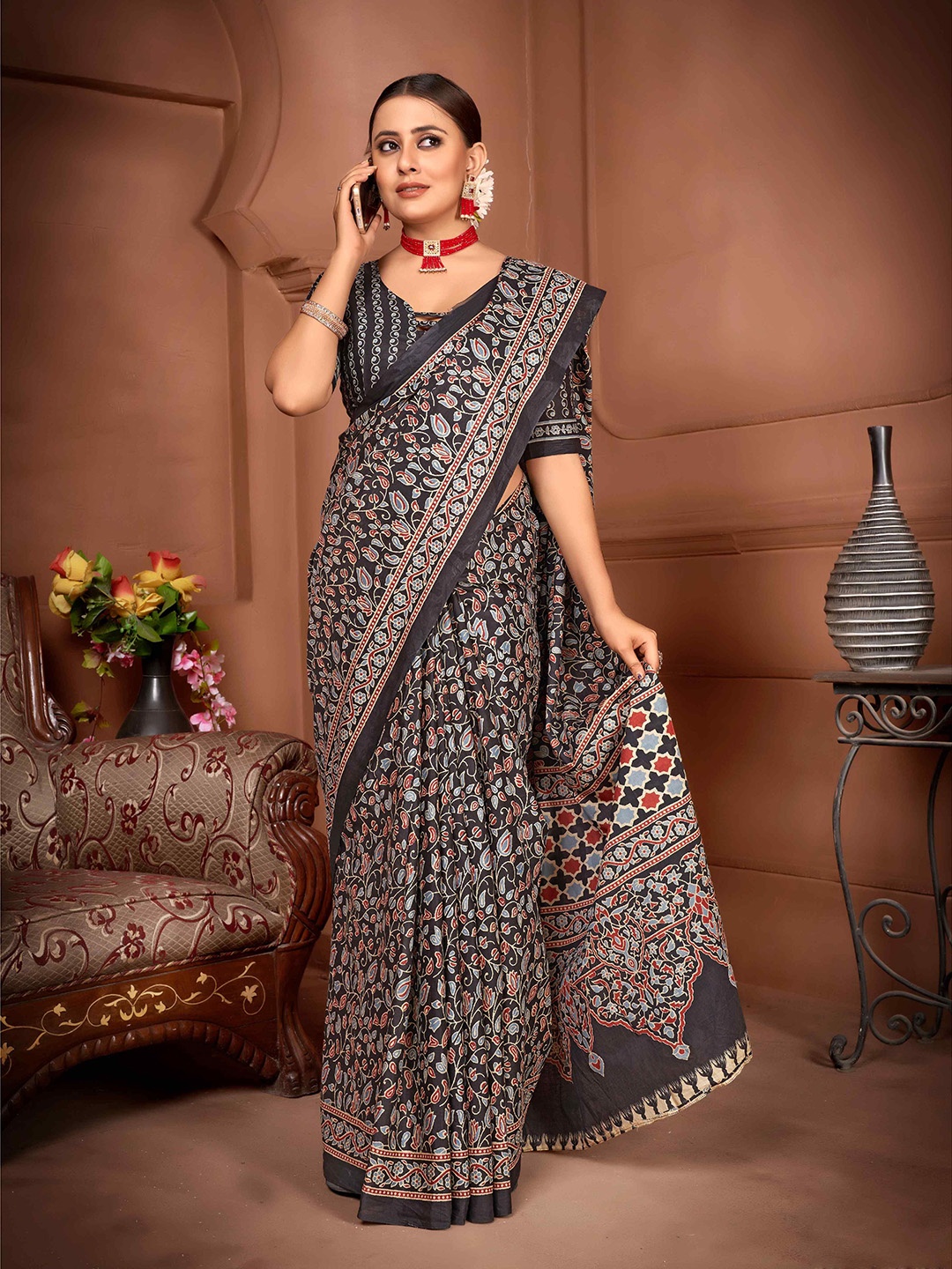 

HERE&NOW Ethnic Motifs Pure Cotton Ikat Saree, Black