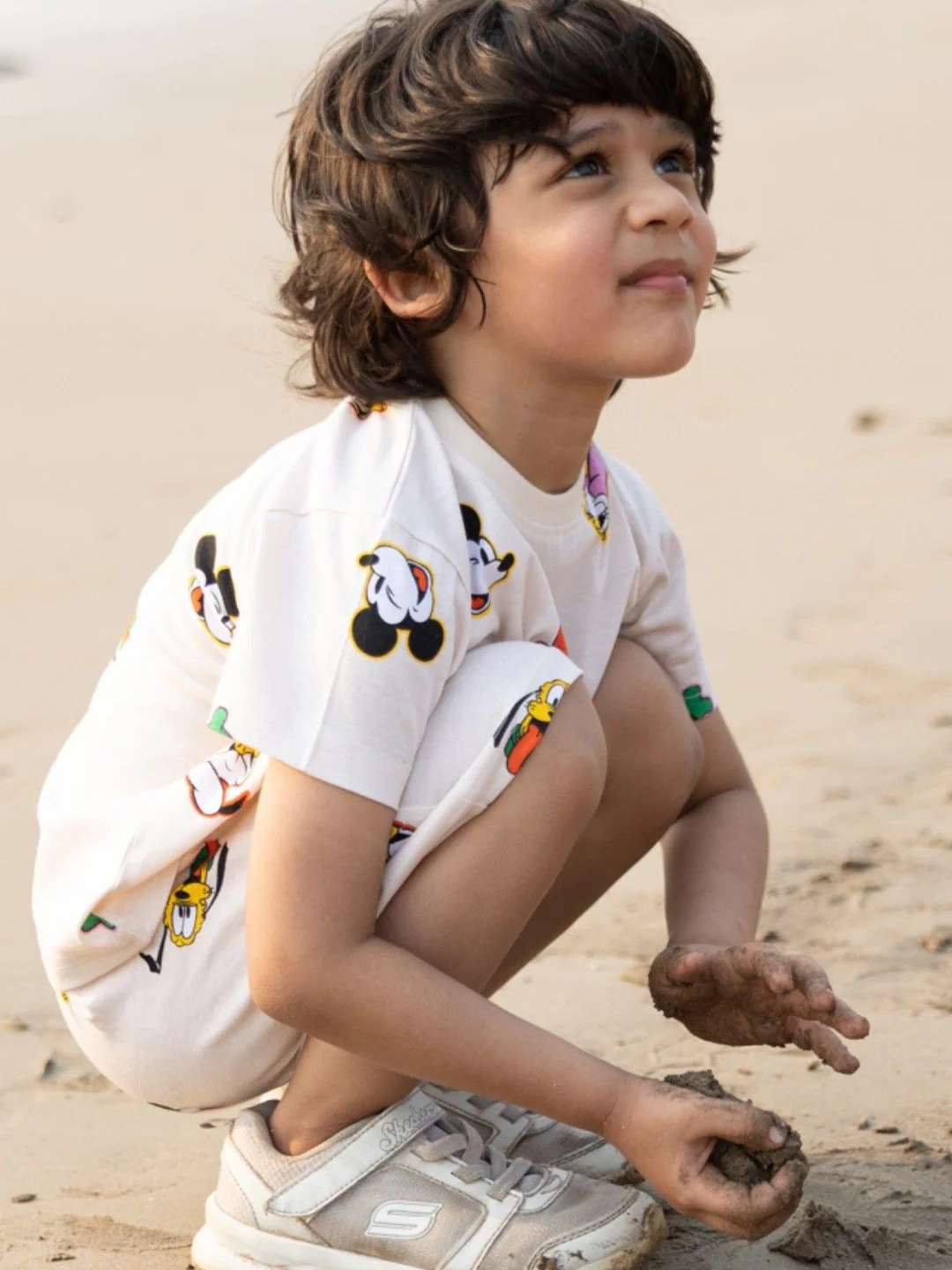 

Nap Chief Infants Mickey & Friends Printed Relaxed Fit Pure Cotton T-shirt & Shorts, Off white