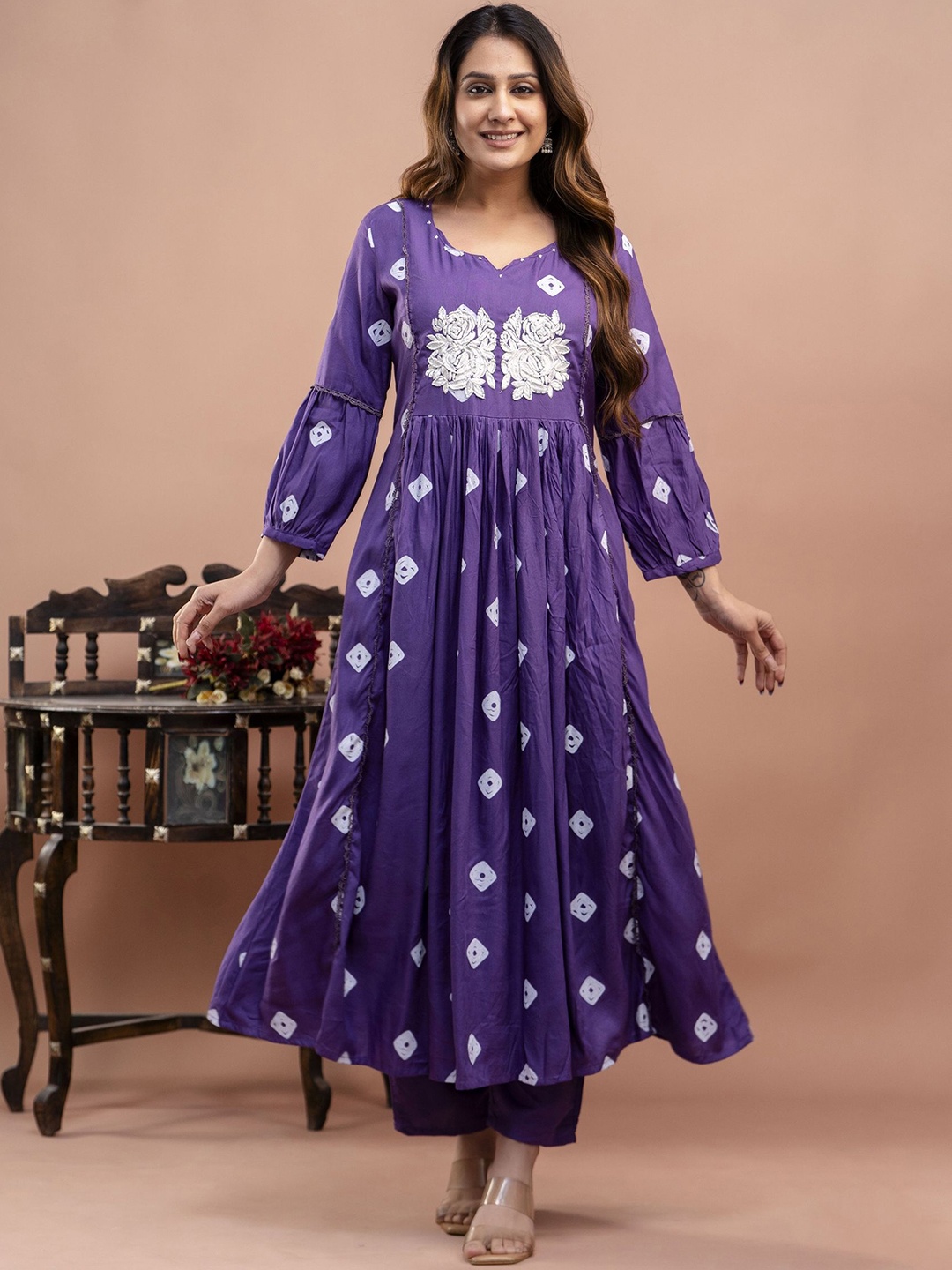 

POSHART FASHION AS UNIQUE AS YOU ARE Bandhani Printed Thread Work Kurta With Trousers, Purple