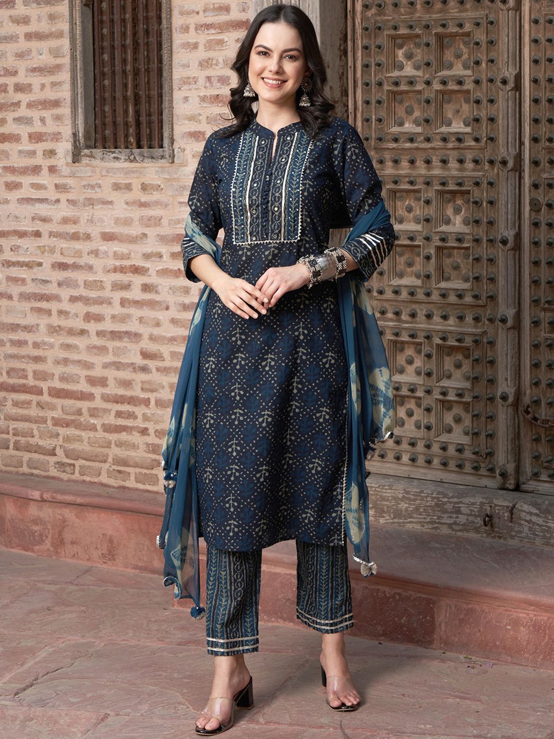 

Sangria Blue Floral Printed Mandarin Collar Pure Cotton Kurta With Trouser And Dupatta