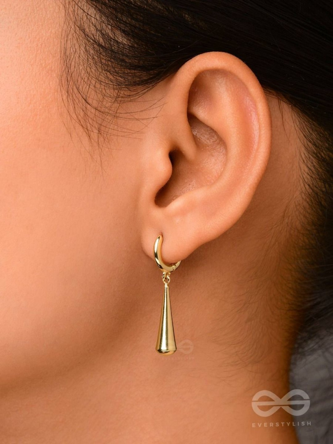 

EVERSTYLISH Gold-Plated Contemporary Drop Earrings