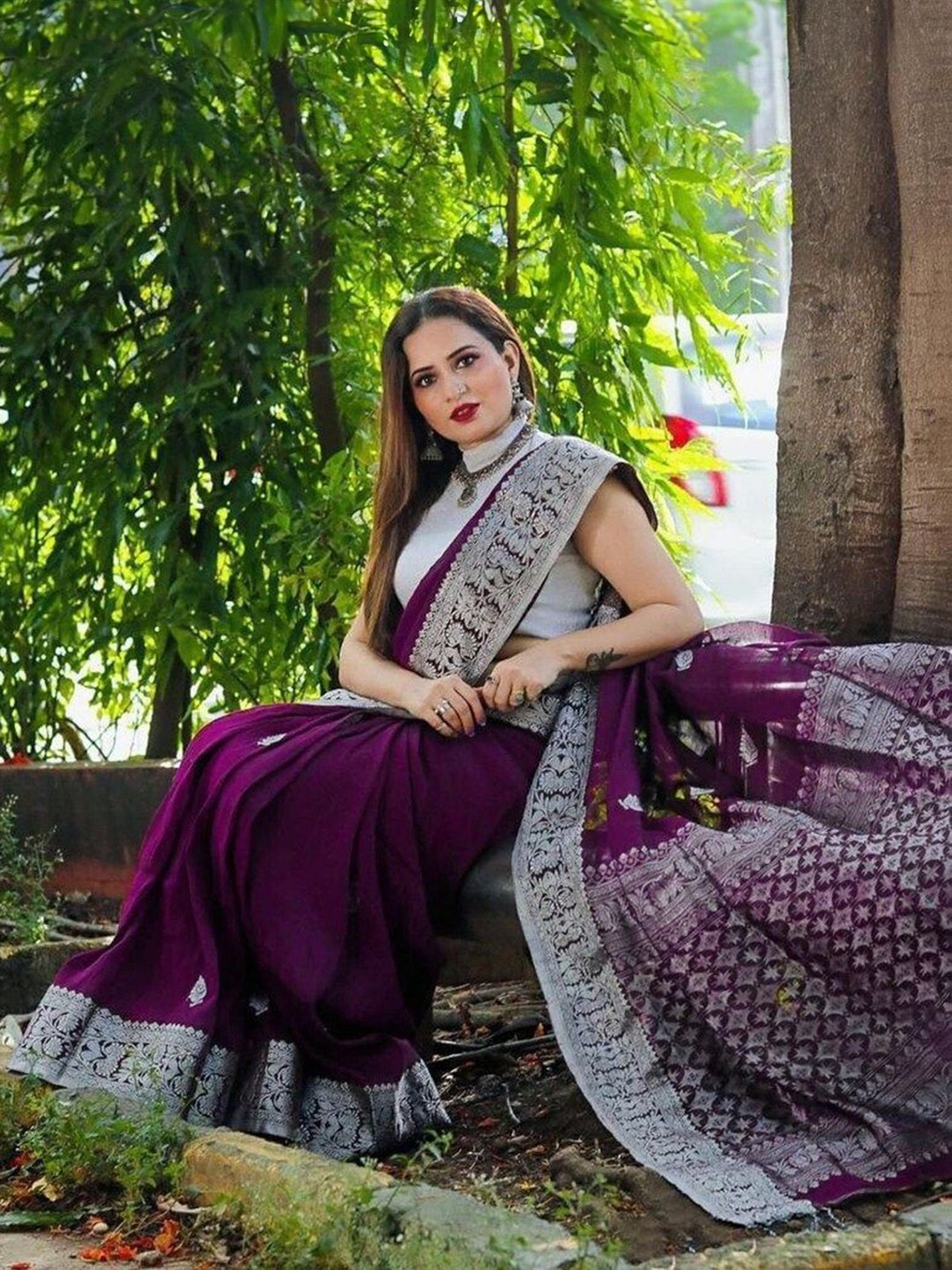 

Taslar Ethnic Motifs Woven Design Zari Pure Silk Banarasi Saree, Purple