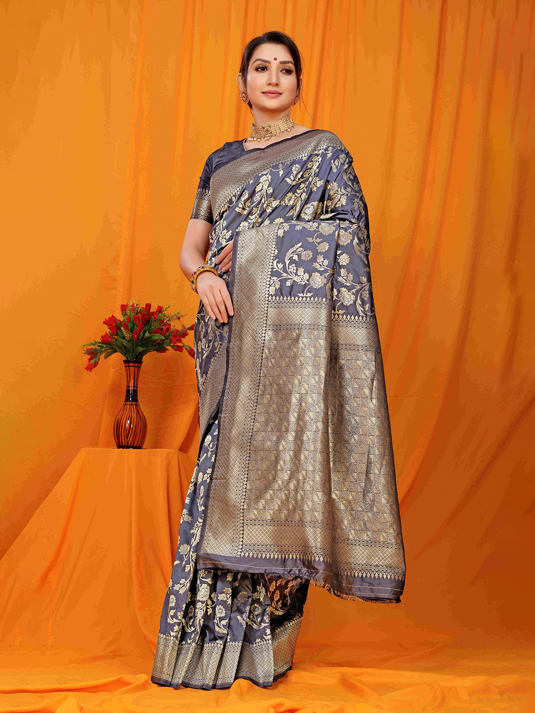 

amirat Ethnic Mofits Woven Design Zari Pure Silk Banarasi Saree, Grey