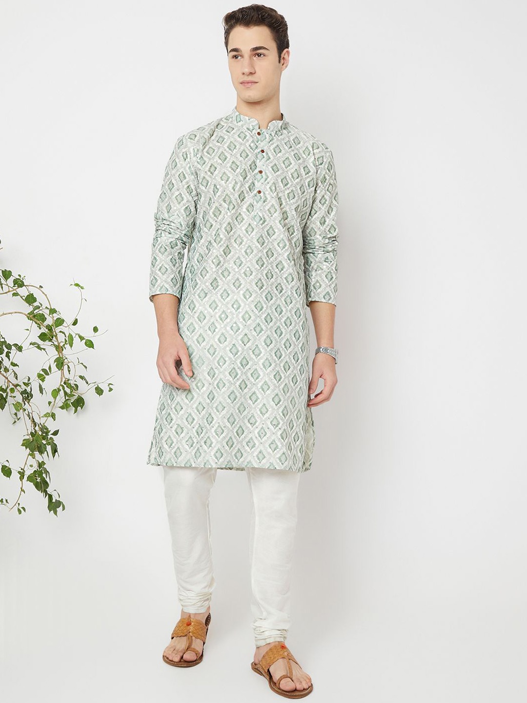 

BELLAZO Geometric Printed Mandarin Collar Sequinned Straight Kurta, Green