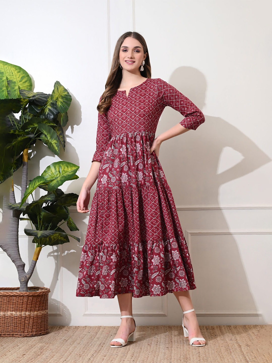 

DECKEDUP Women Floral Print Fit & Flare Maxi Dress, Maroon