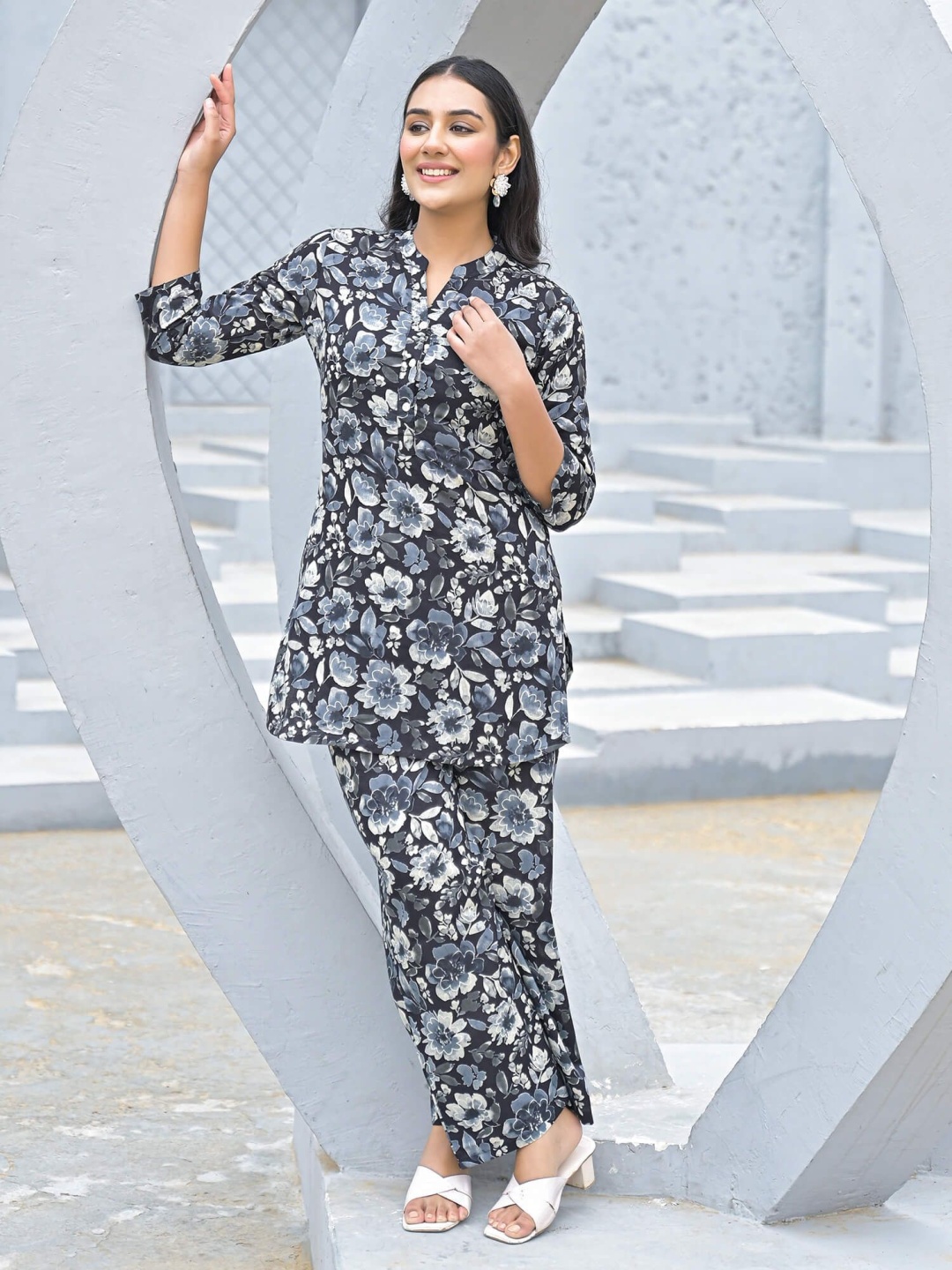 

SHIFORY Floral Printed Mandarin Collar Pure Cotton Tunic With Palazzo, Black