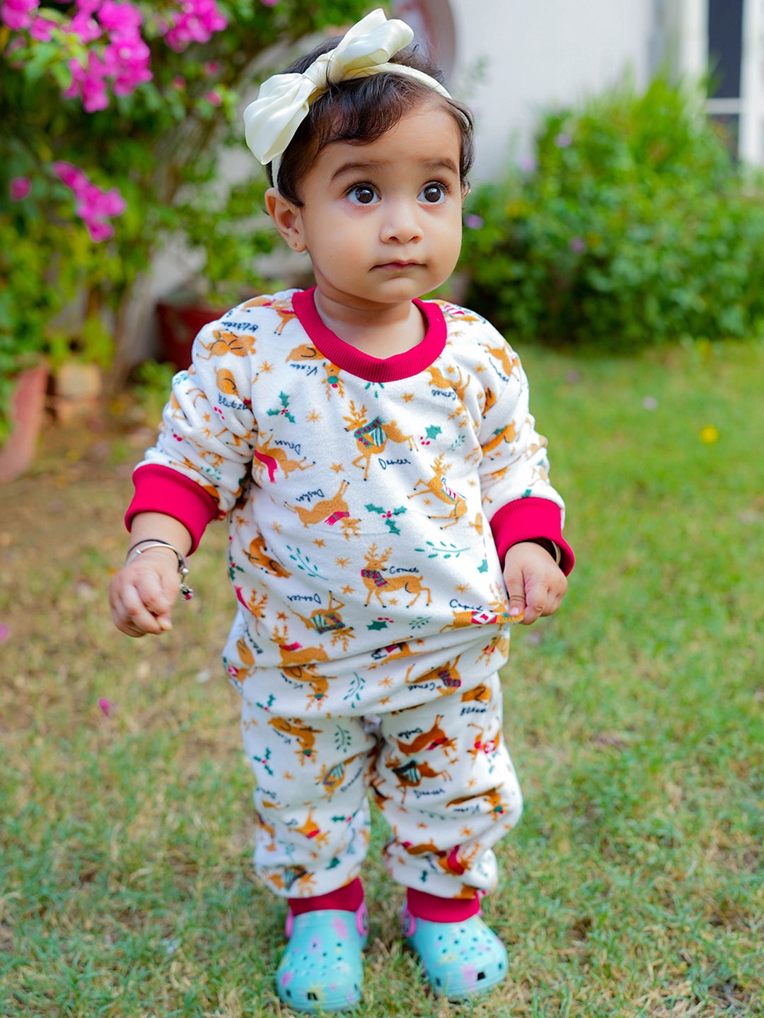 

MYZUIE Kids Graphic Printed Night suit, White