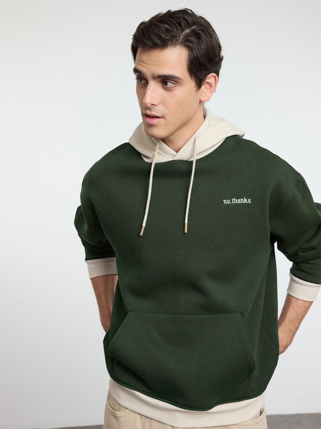 

Trendyol Men Hooded Sweatshirt, Green
