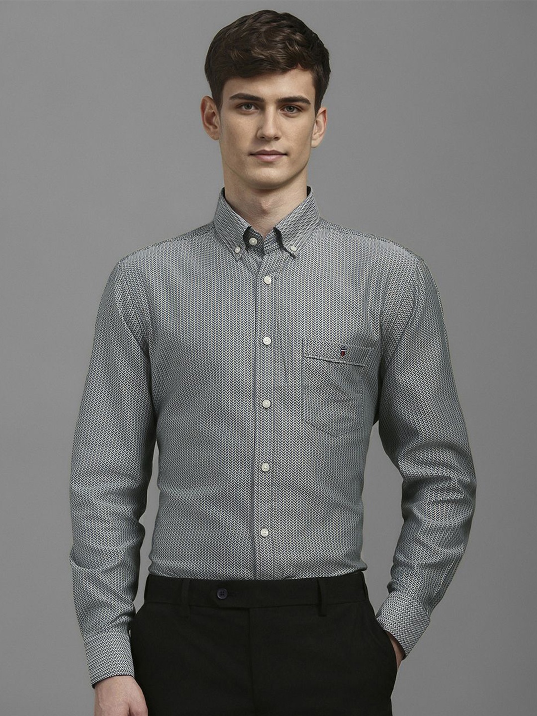 

Louis Philippe Sport Men Chevron Printed Pure Cotton Casual Shirt, Grey