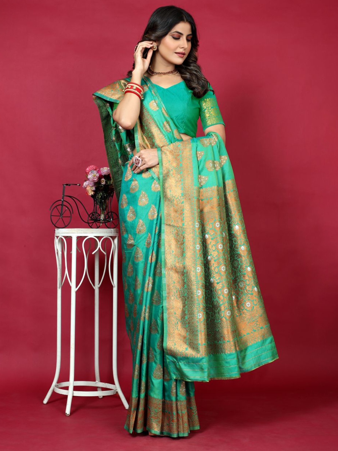 

amirat Woven Design Pure Silk Banarasi Saree, Green