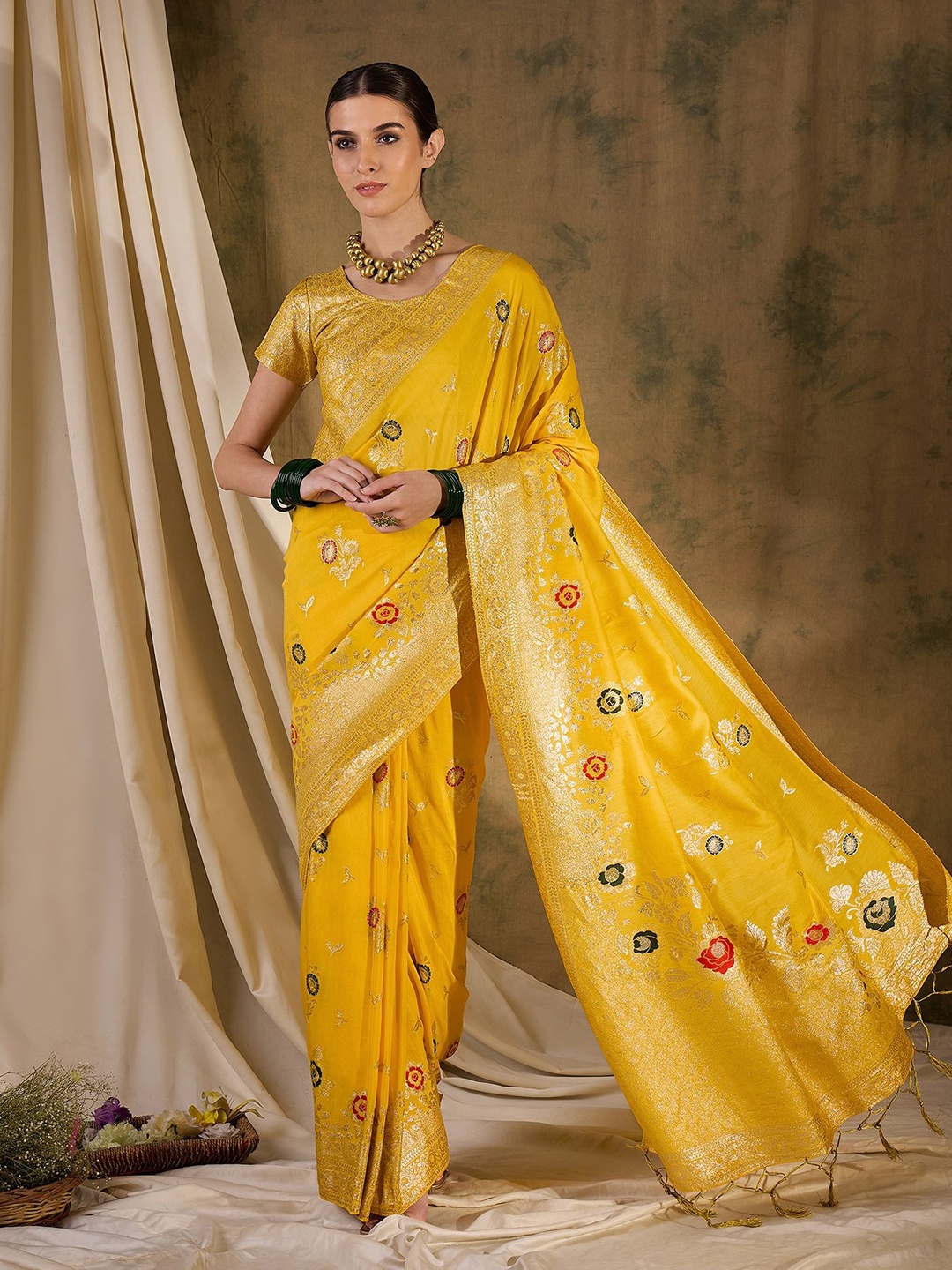 

KALINI Woven Design Zari Banarasi Saree, Yellow