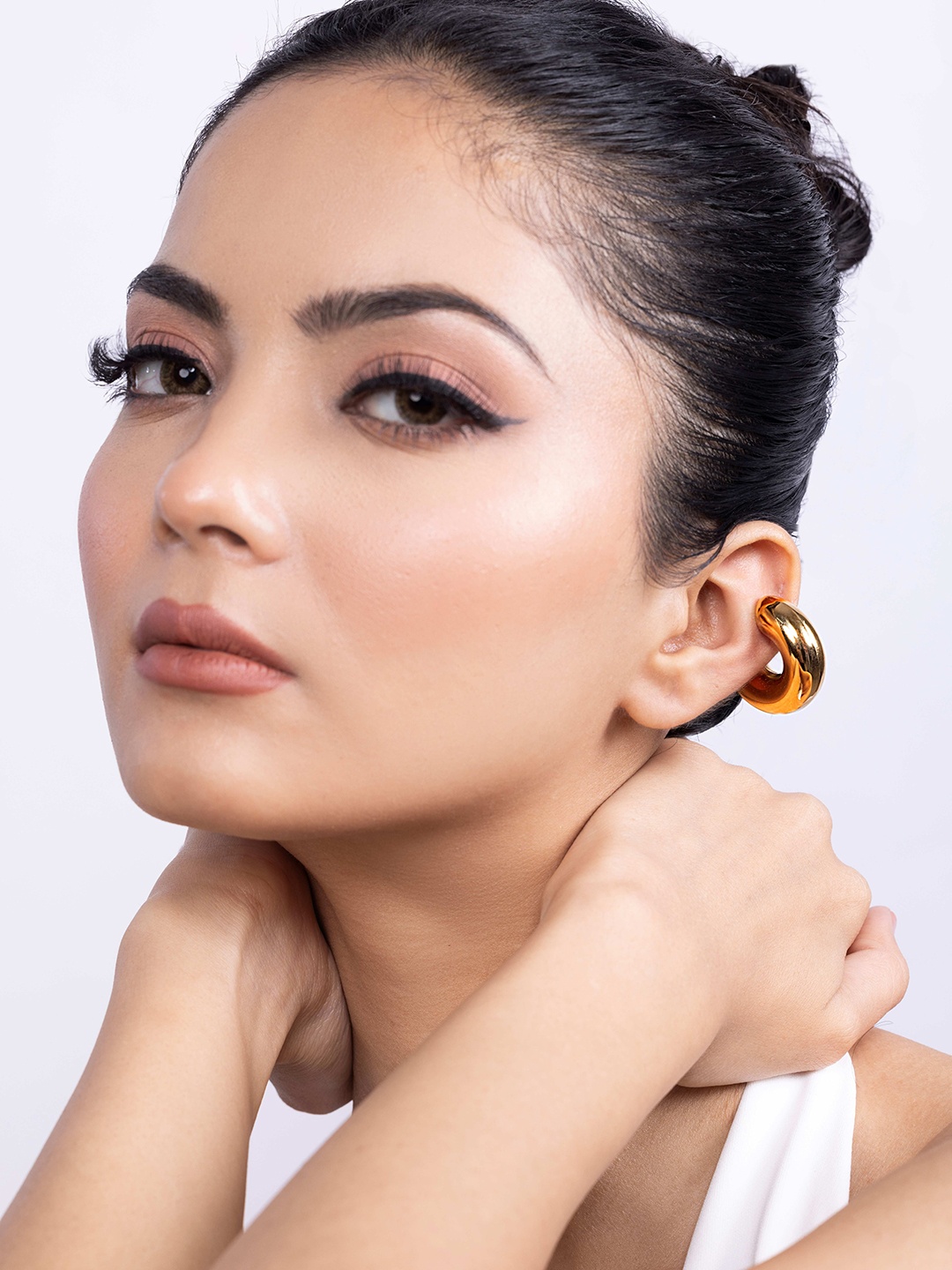 

KAORI BY SHREYA AGARWAL Gold-Plated Stainless Steel Contemporary Ear Cuff