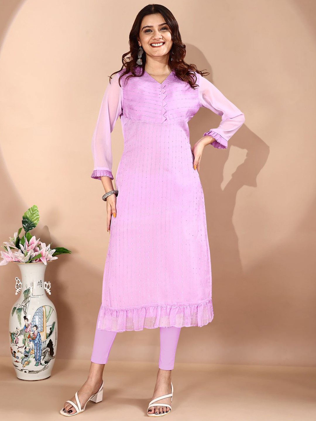

KAYRAAH Thread Work Embroidered Straight Kurta, Lavender