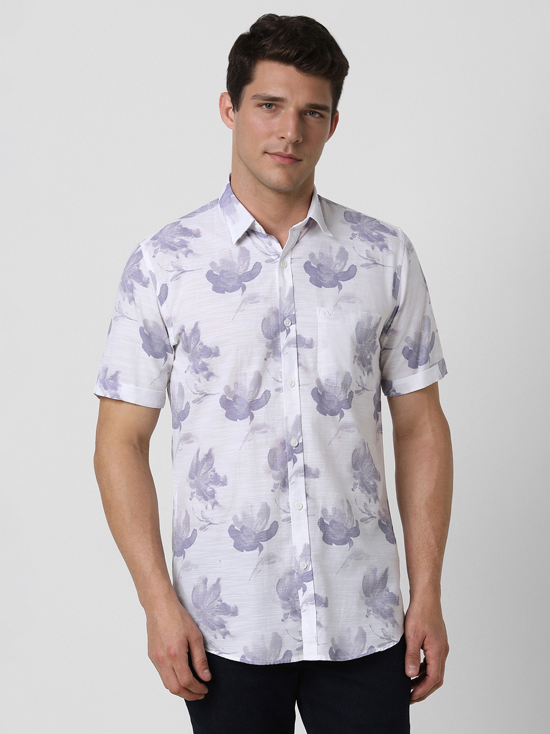 

Peter England Casuals Men Spread Collar Floral Printed Cotton Casual Shirt, White