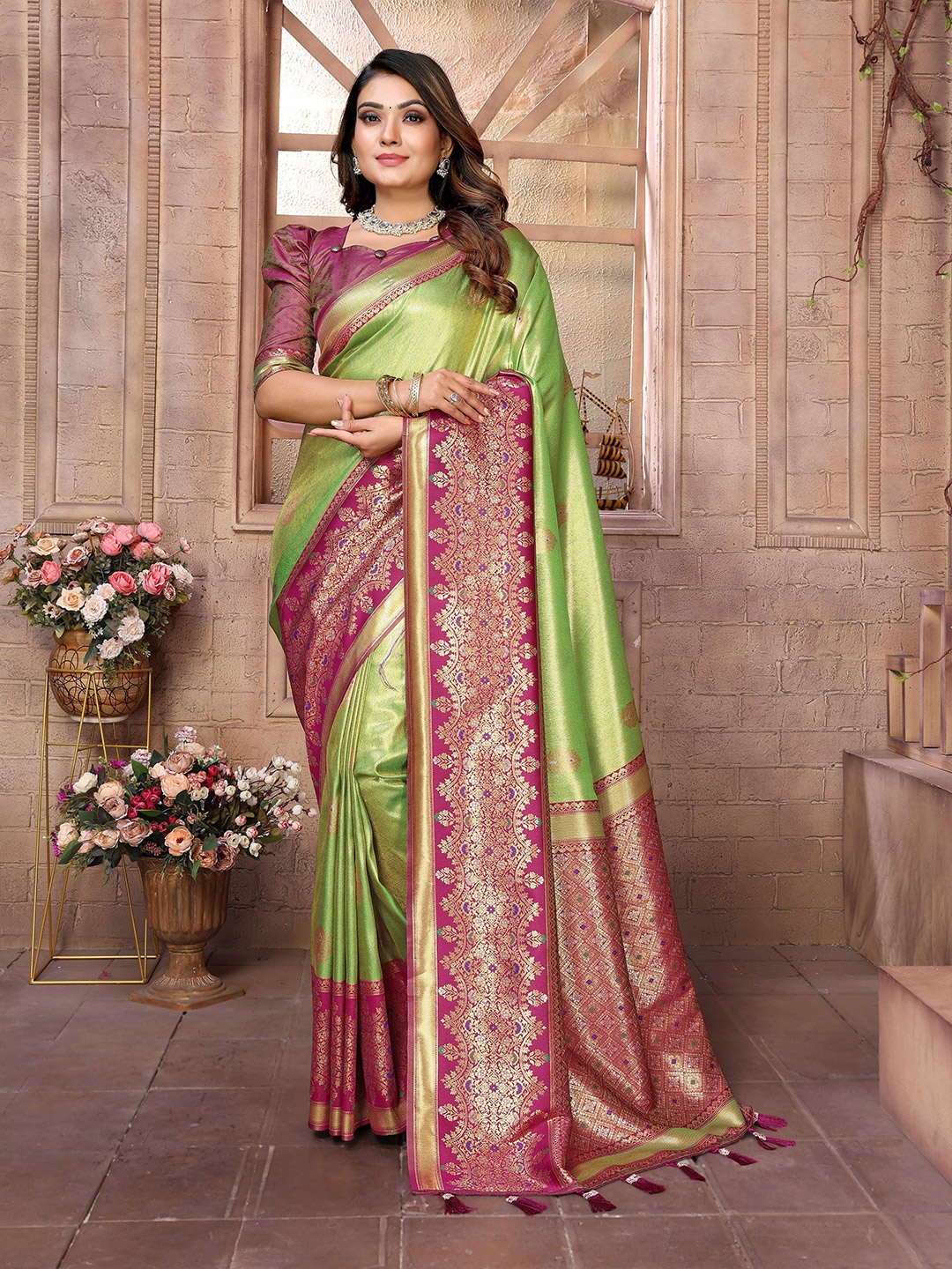 

Vintro Woven Design Zari Tissue Banarasi Saree, Green