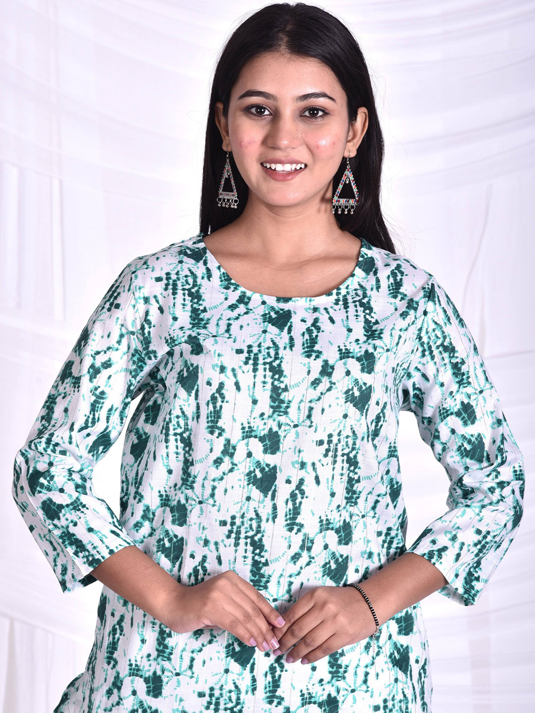 

Rashmi Shree Creation Tie & Dyed Round Neck Straight Kurta, Green