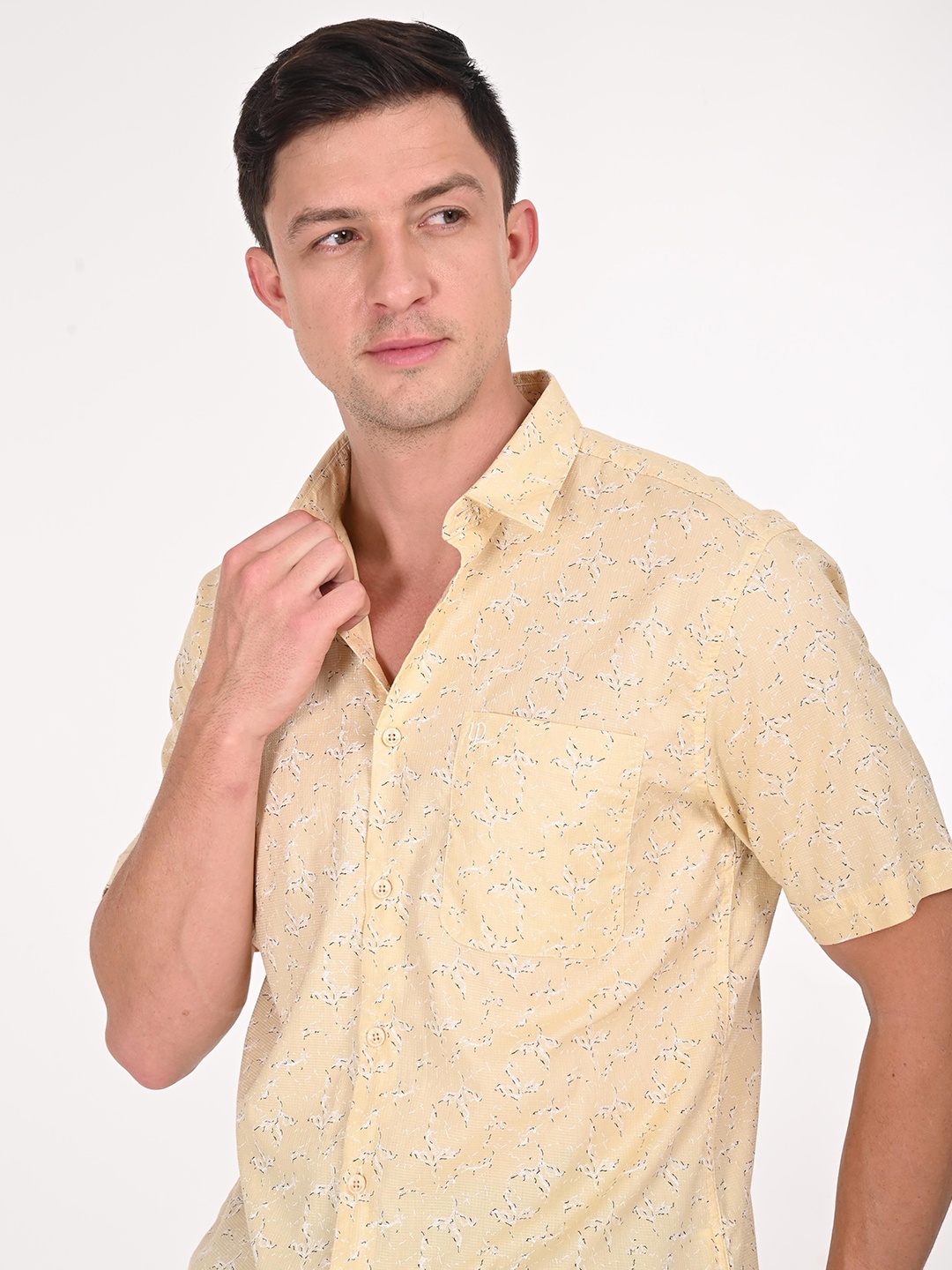 

URBAN POCHE Men Slim Fit Spread Collar Abstract Printed Cotton Casual Shirt, Yellow