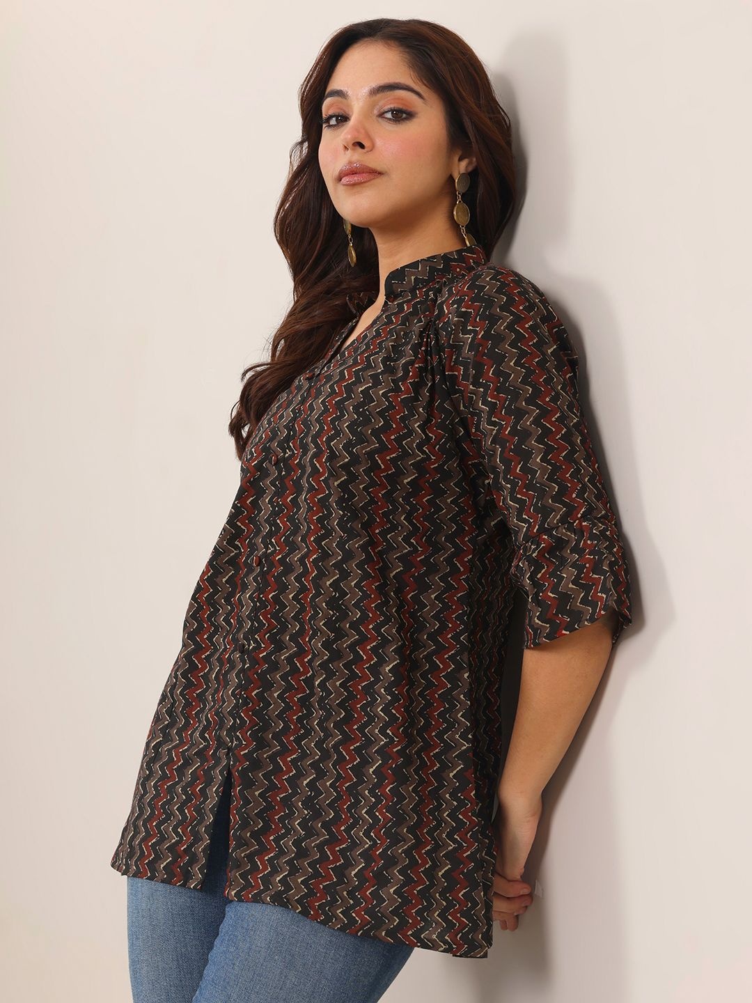 

Libas Women Chevron Printed Panelled Kurti, Black