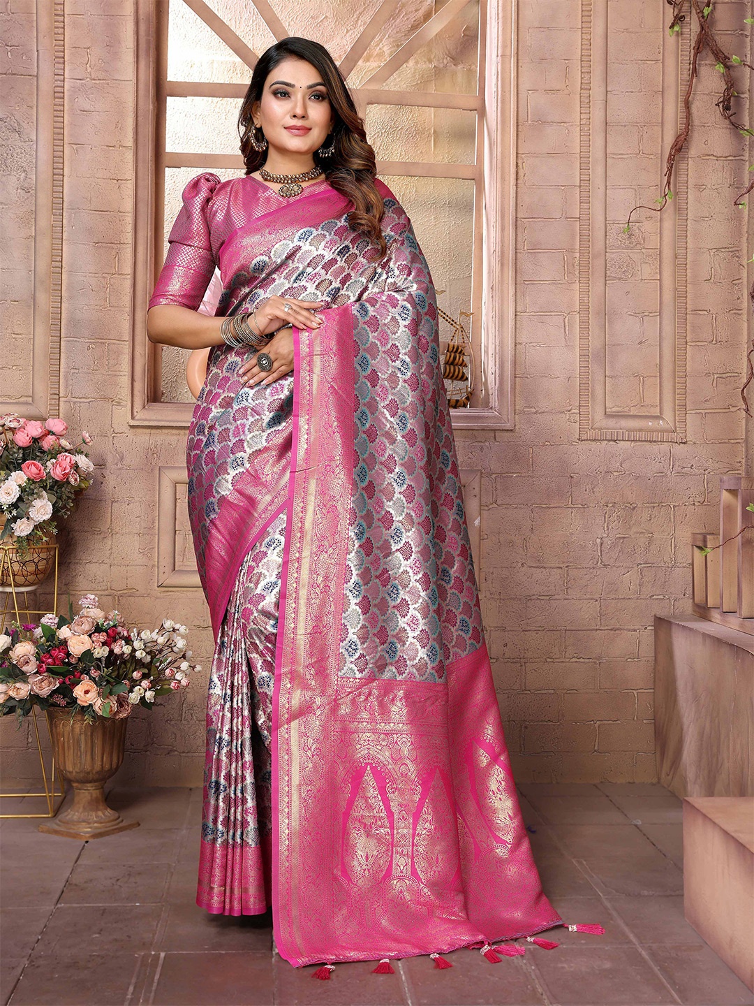 

Vintro Woven Design Pure Silk Banarasi Saree, Pink