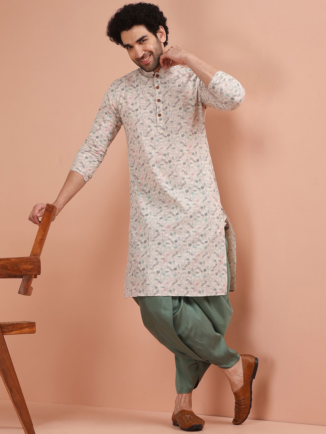 

KISAH Floral Printed Mandarin Collar Straight Kurta with Dhoti Pants, Pink