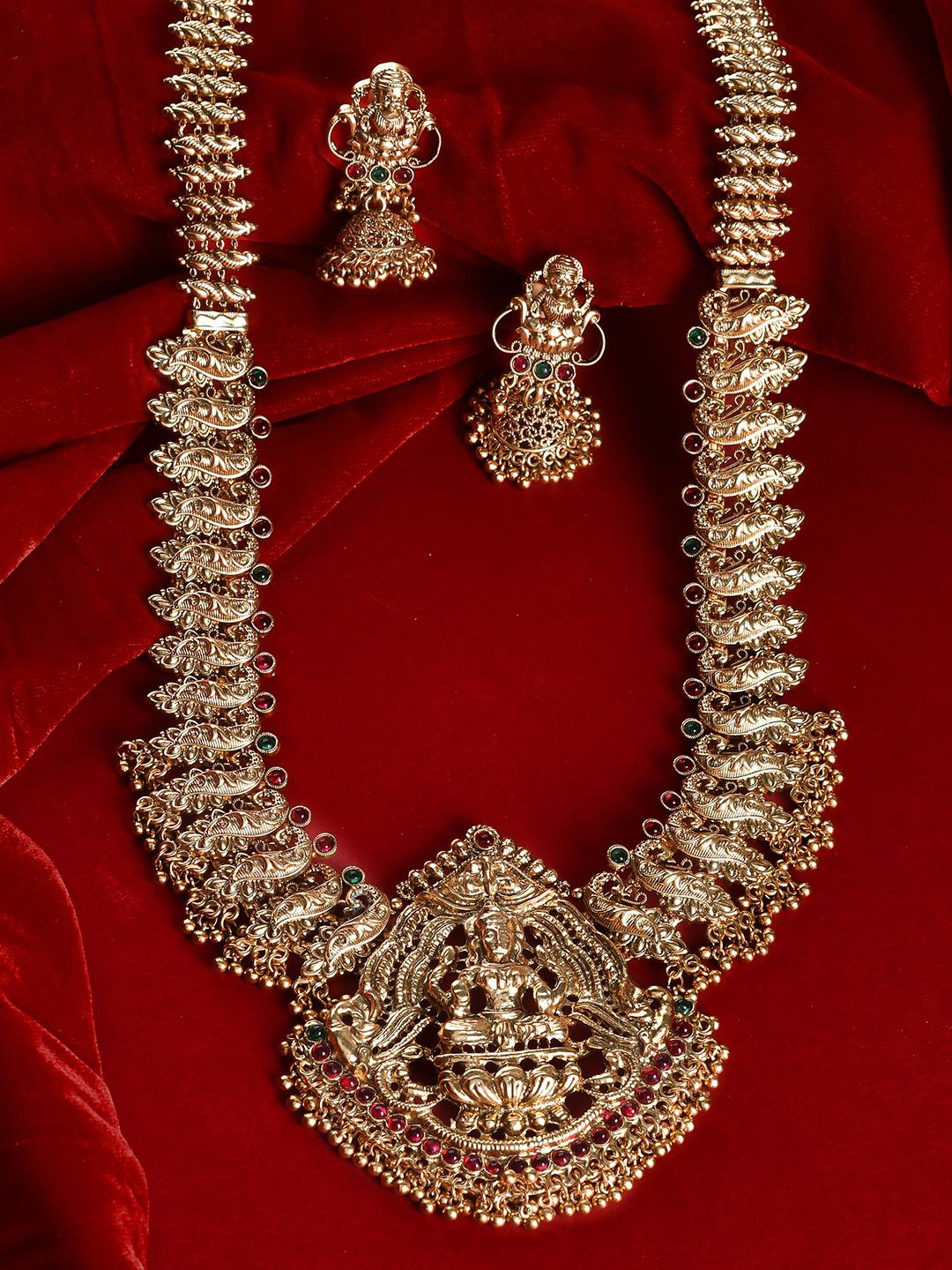 

Voylla Gold Opulence Sowbhagya Temple Necklace Set