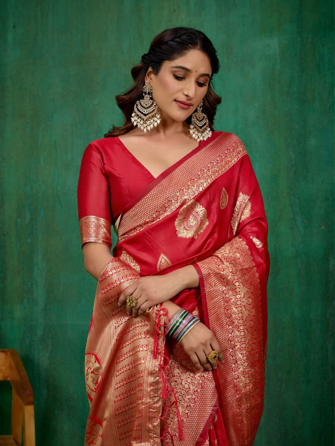 

Sangria Ethnic Motifs Woven Design Zari Banarasi Saree, Red