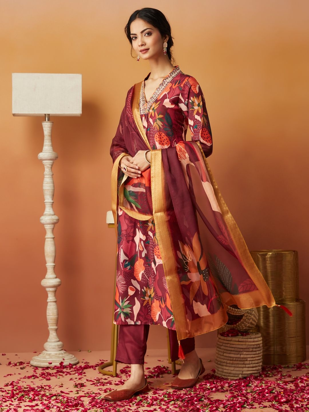 

MOKOSH Women Printed Regular Thread Work Kurta with Trousers & With Dupatta, Purple