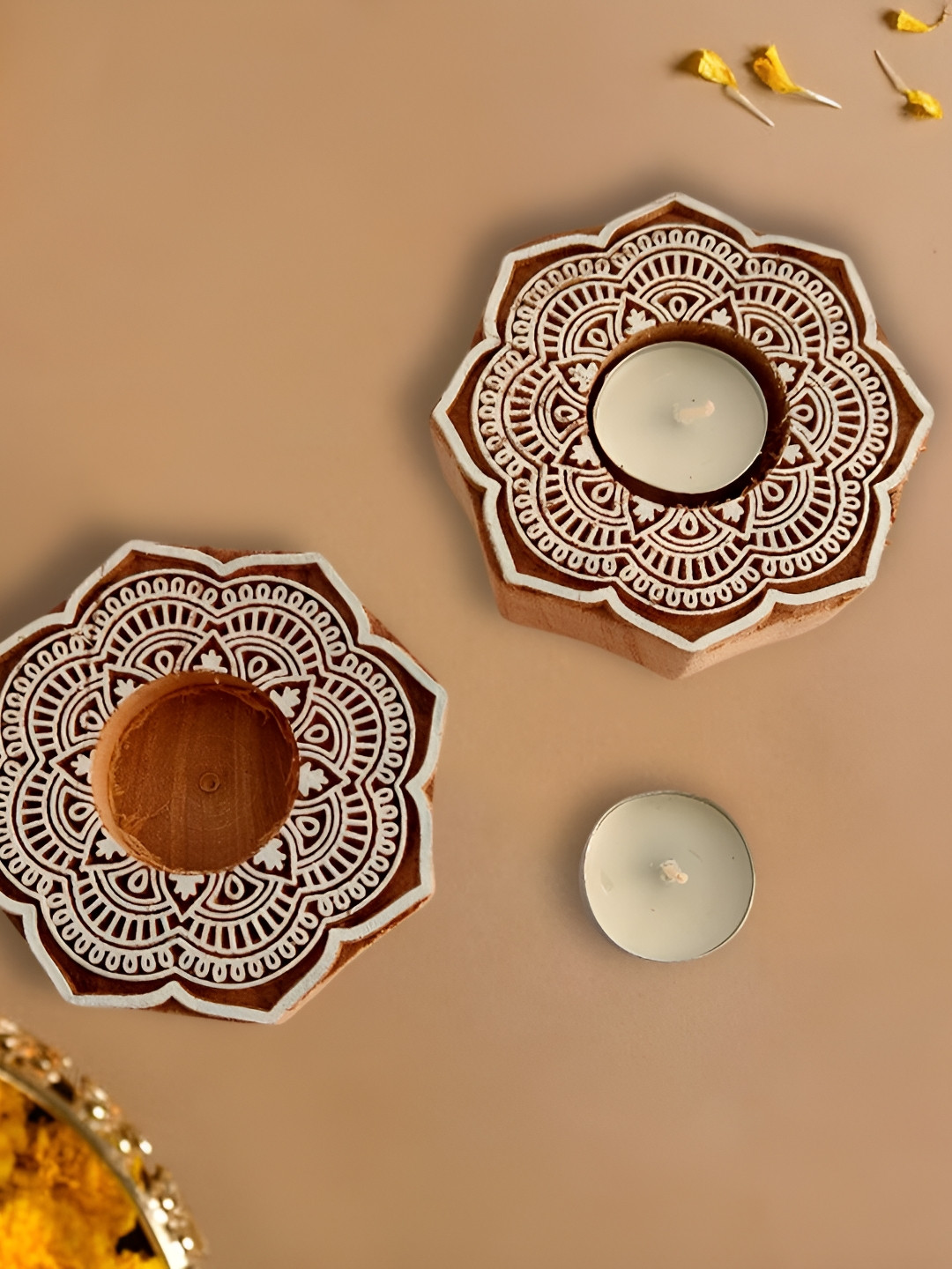 

MAATIR DESIGNS Tan & White 2 Pieces Bamboo Tea Light Candle Holders
