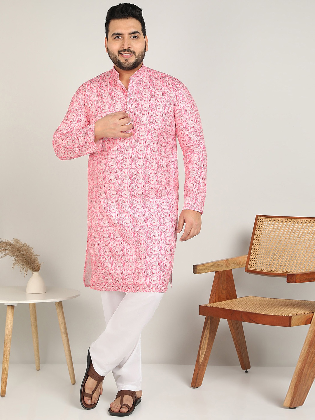 

ADWYN PETER Men Floral Printed Asymmetric Mandarin Collar Kurta, Pink