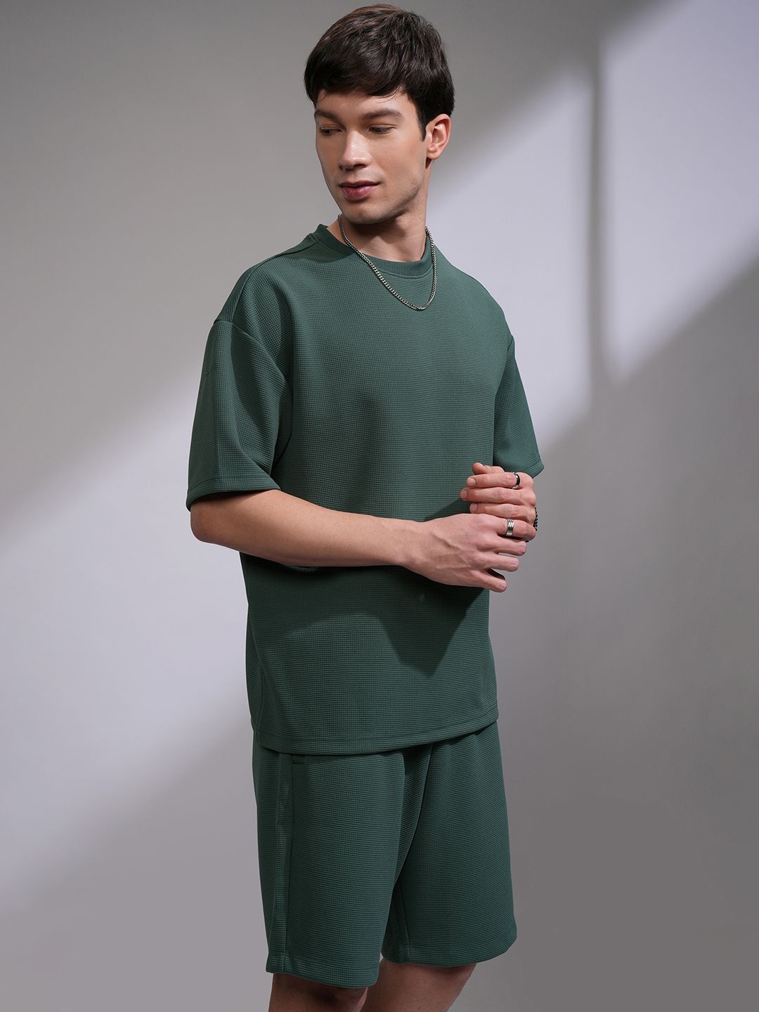 

HIGHLANDER Men Round Neck Textured Dropshoulder Oversized Tshirt With Loose With Shorts, Green
