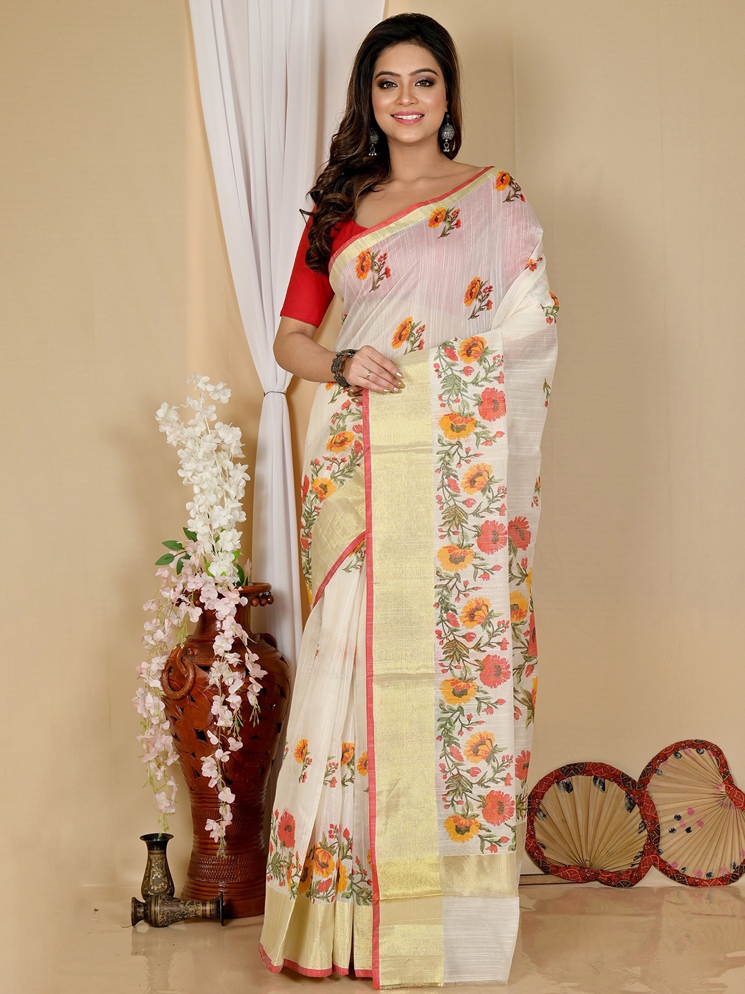 

DipDiya Woven Design Zari Pure Cotton Taant Saree, White