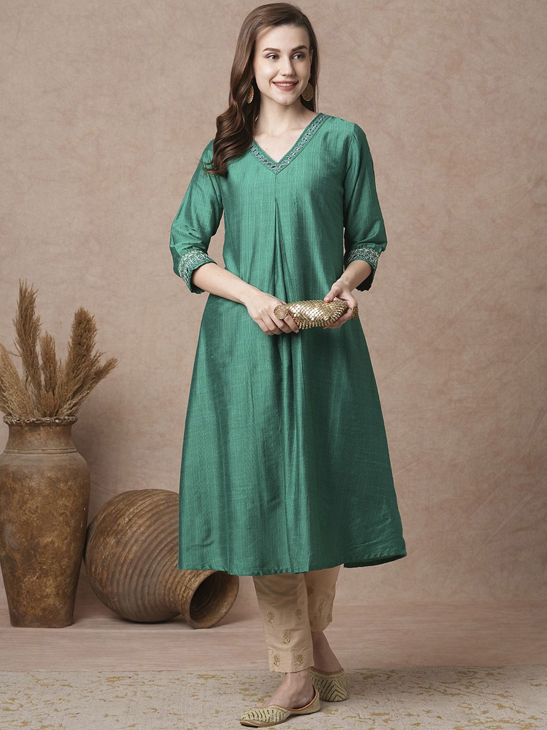 

FASHOR Geometric Embroidered Mirror Work V-Neck Pleated A-Line Kurta, Green