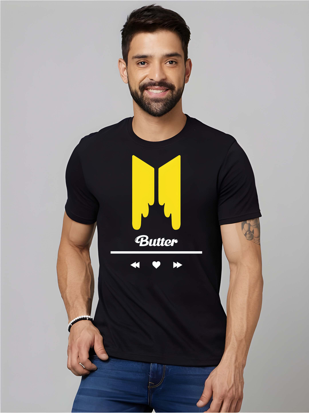 

BOWLIFESTYLE Men Graphic Printed Round Neck Cotton T-shirt, Black