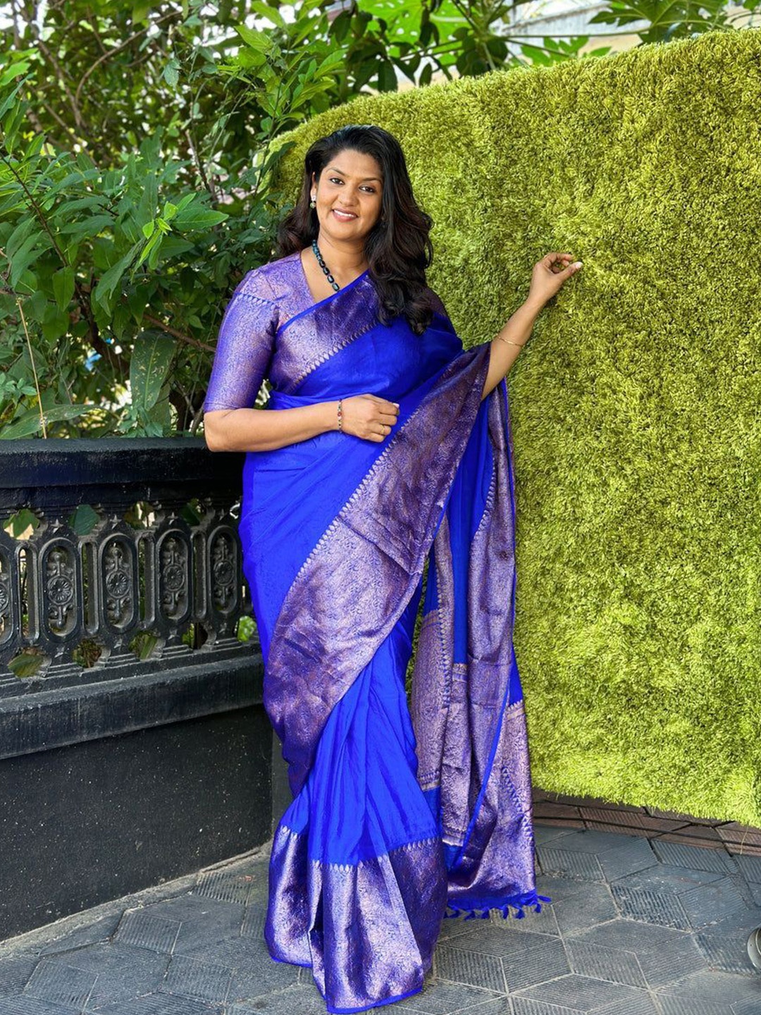 

Taslar Zari Pure Silk Banarasi Saree, Blue
