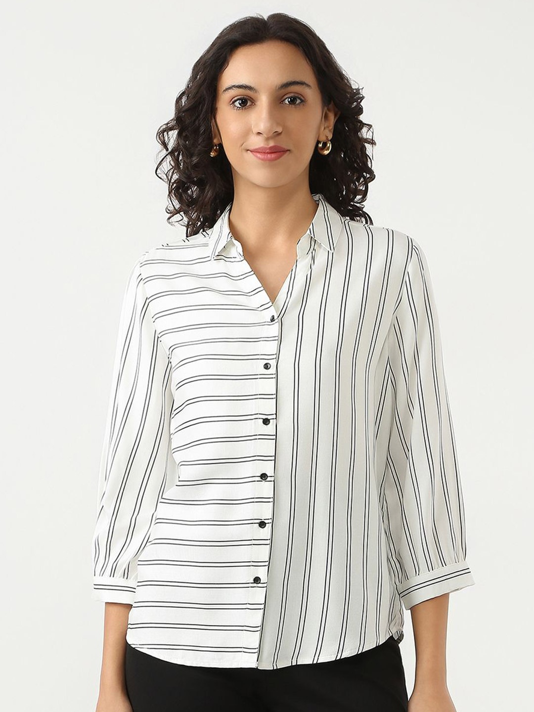 

Kraus Jeans Women Slim Fit Spread Collar Vertical Striped Casual Shirt, White