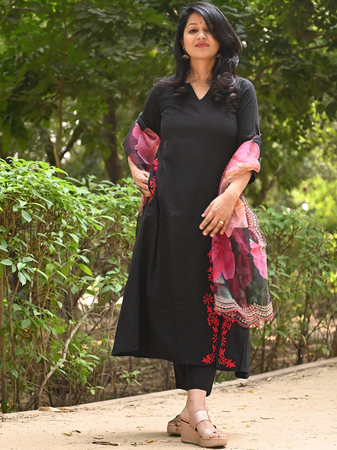 

Dholkee Notch Neck Pure Cotton Straight Kurta with Trouser & Dupatta, Black