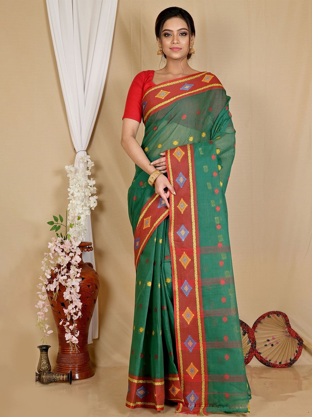

DipDiya Geometric Printed Pure Cotton Taant Saree, Green