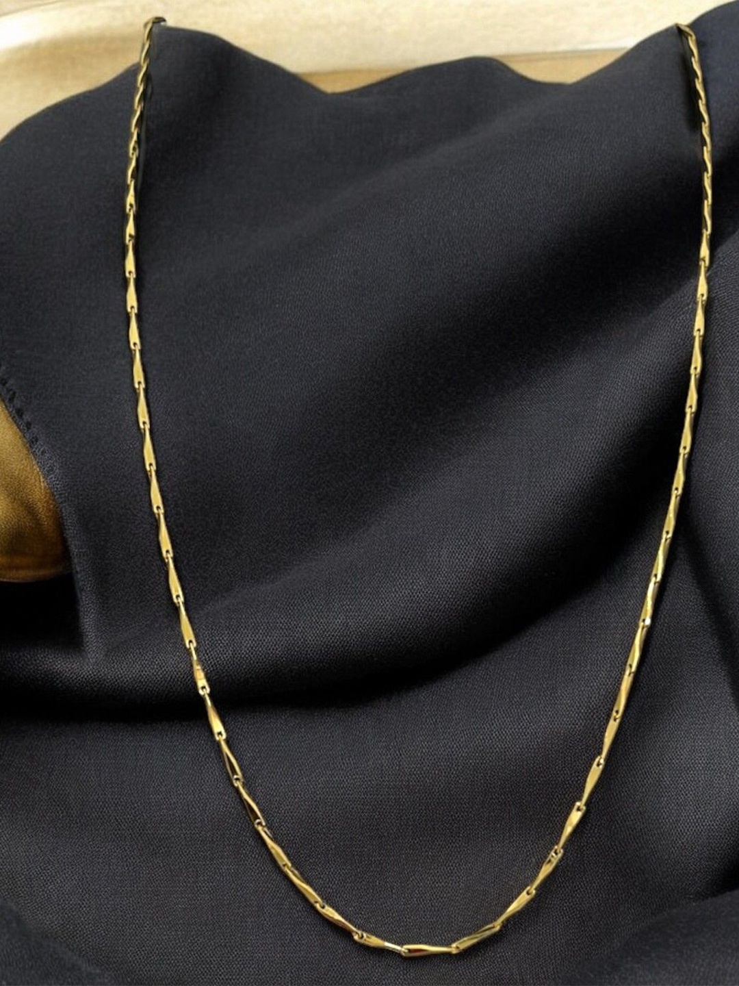 

AKLINA Unisex Gold-Plated Chain