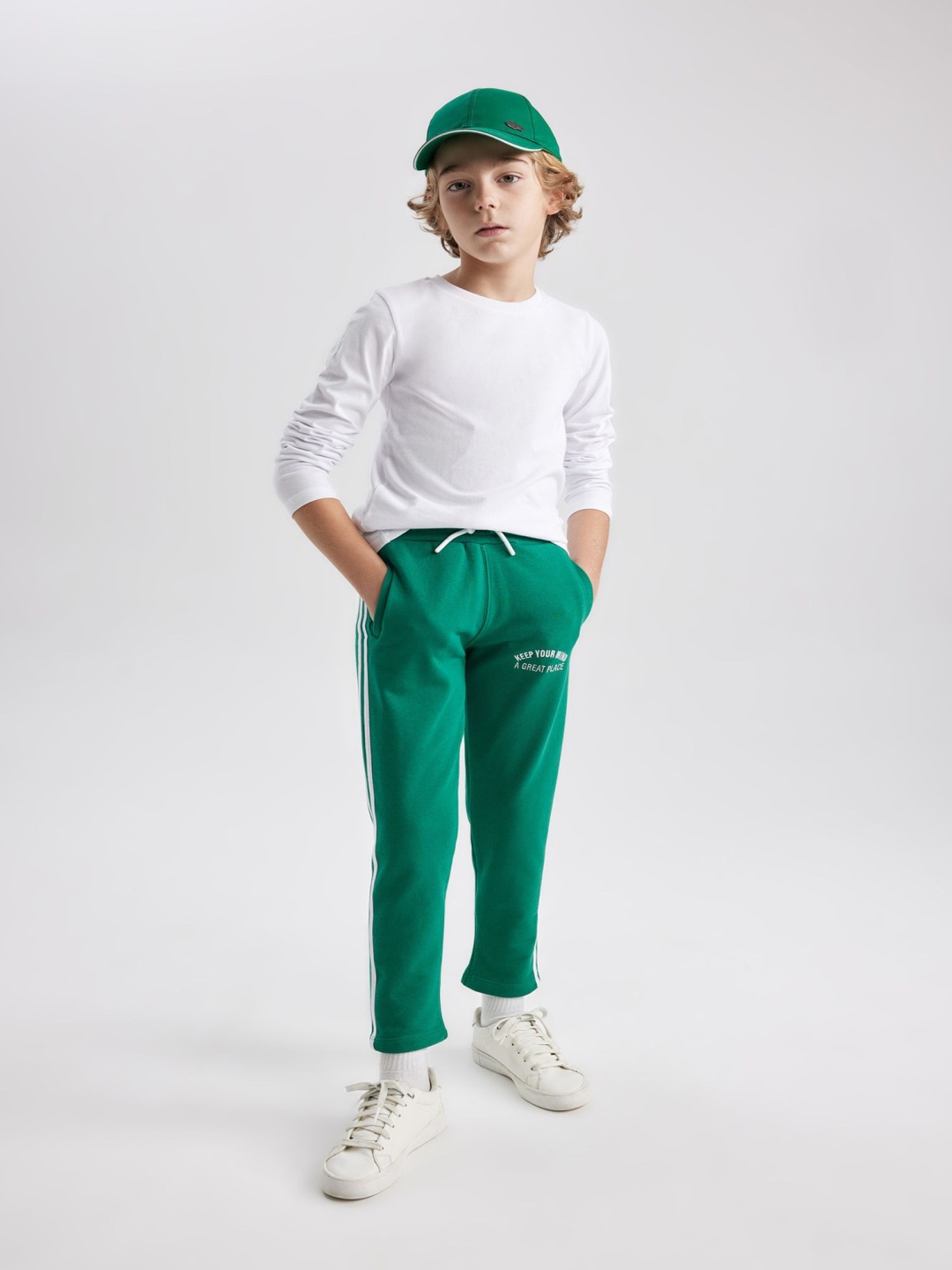 

DeFacto Boys Regular Fit Track Pants, Green