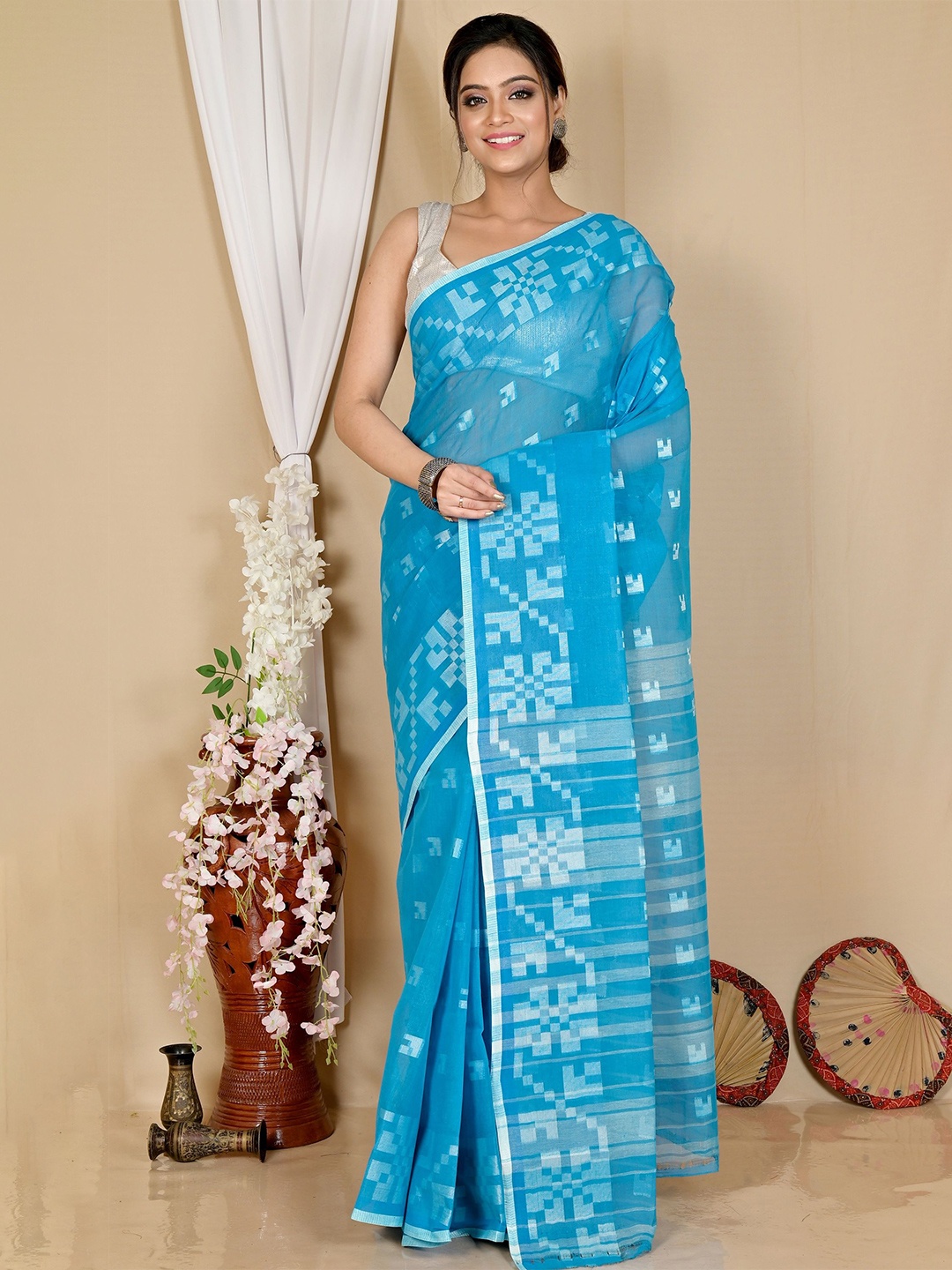 

DipDiya Woven Design Pure Cotton Taant Saree, Blue