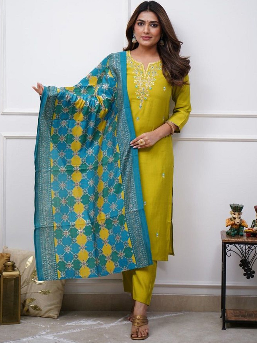 

KAUTIK FABRICS Notch-Neck Embroidered Chanderi Silk Straight Kurta With Trouser & Dupatta, Green