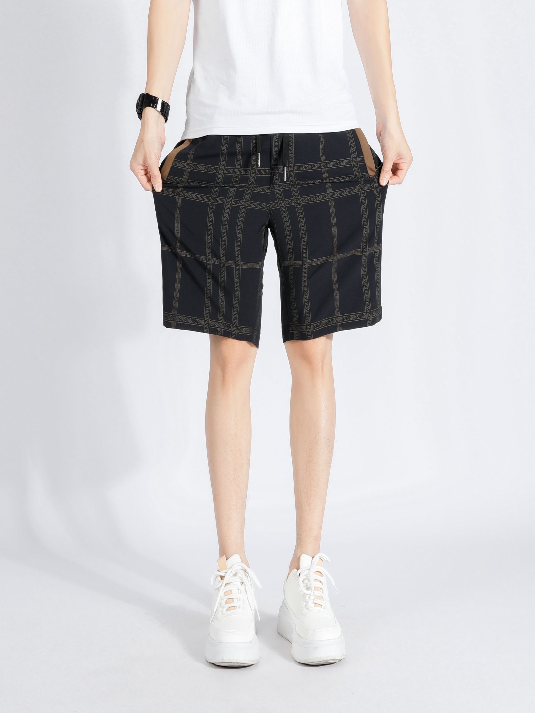 

StyleCast x Revolte Men Checked Outdoor with Technology Shorts, Black