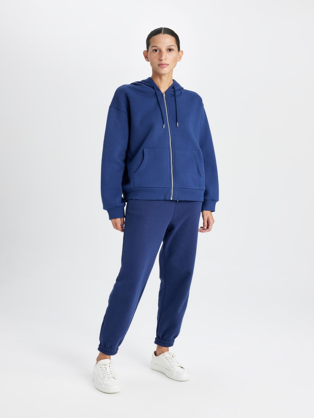 

DeFacto Women Regular Fit Mid-Rise Trousers, Na
