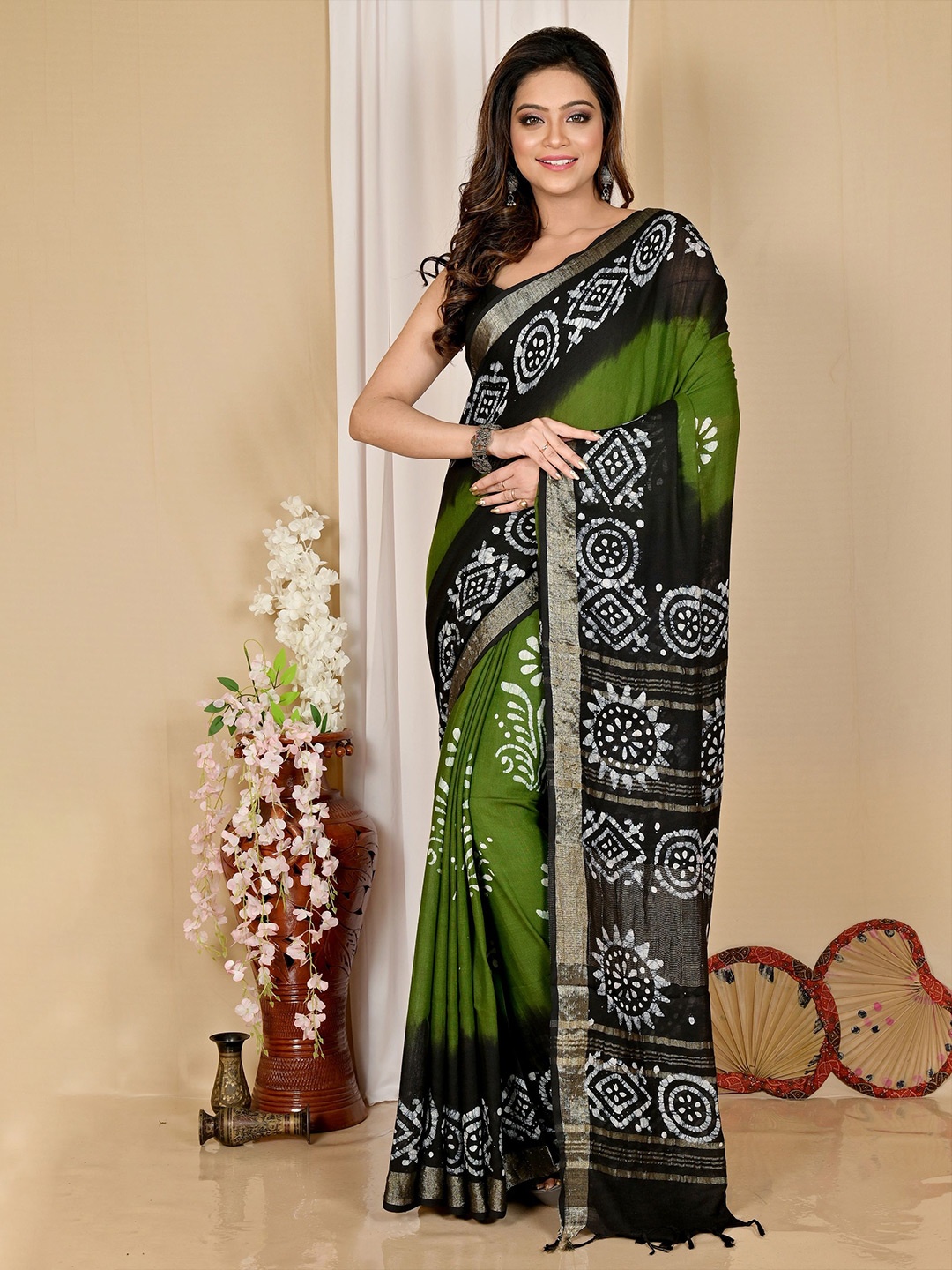 

DipDiya Batik Zari Pure Cotton Taant Saree, Green