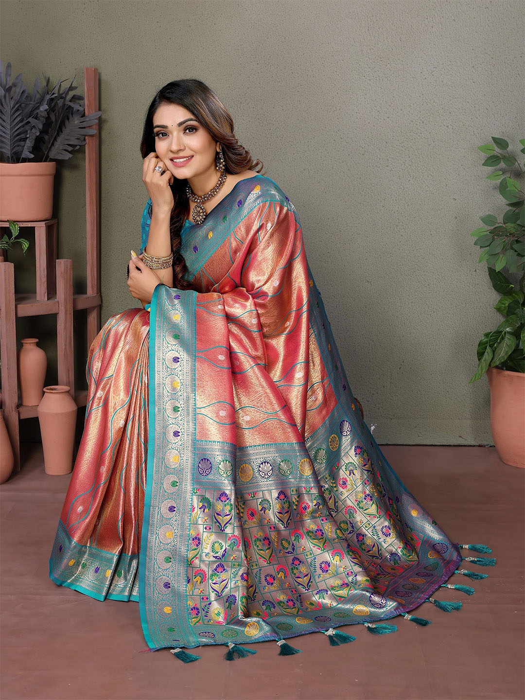 

Vintro Woven Design Zari Tissue Banarasi Saree, Pink