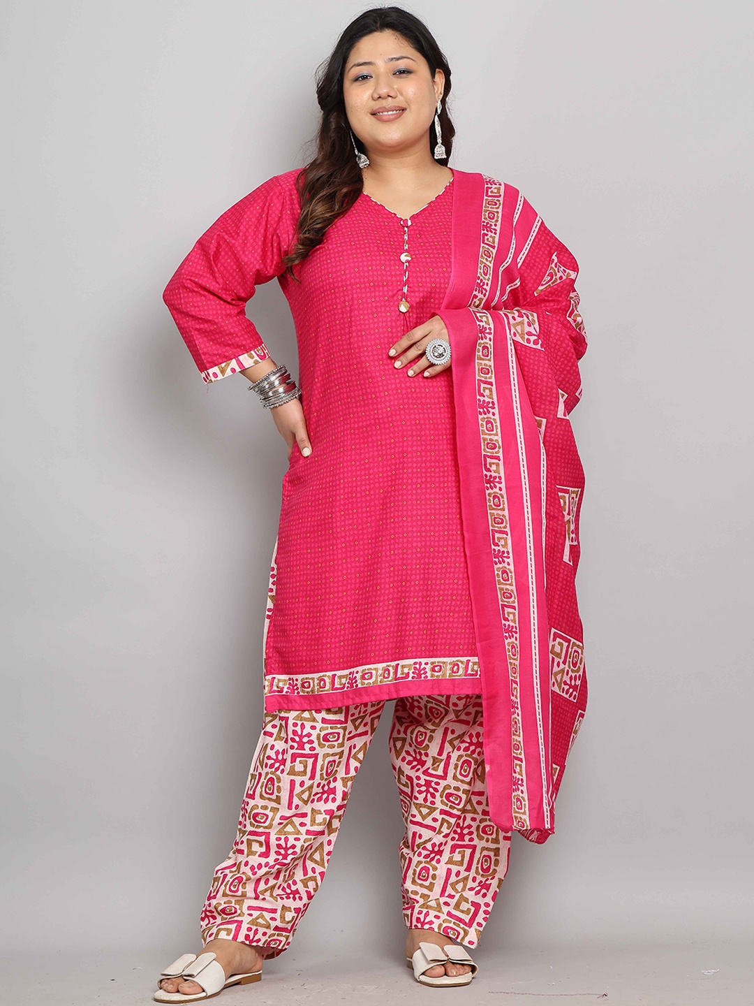 

Roly Poly Geometric Printed V-Neck Straight Kurta With Salwar And Dupatta, Pink