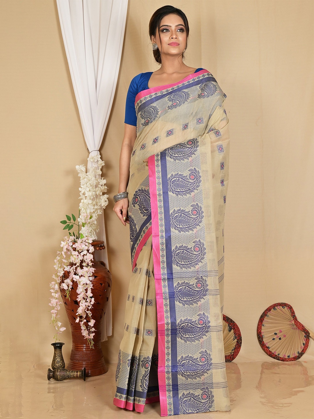 

PuJoy Woven Design Pure Cotton Taant Saree, Grey