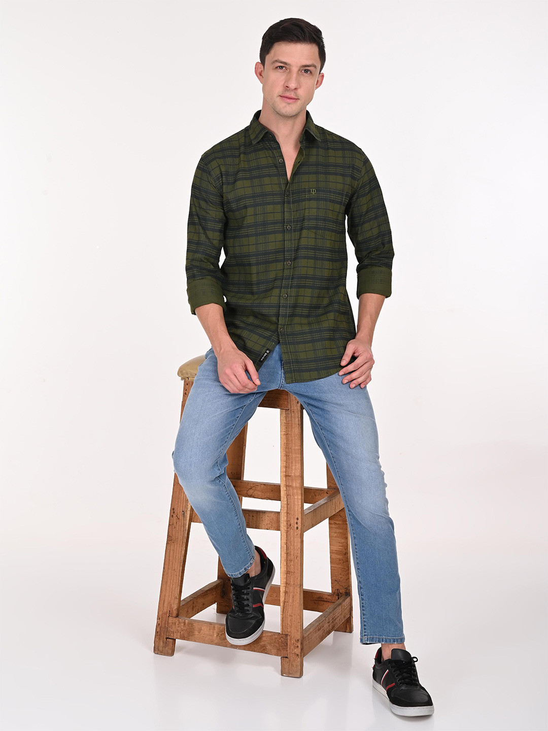 

URBAN POCHE Men Slim Fit Spread Collar Tartan Checked Cotton Casual Shirt, Green