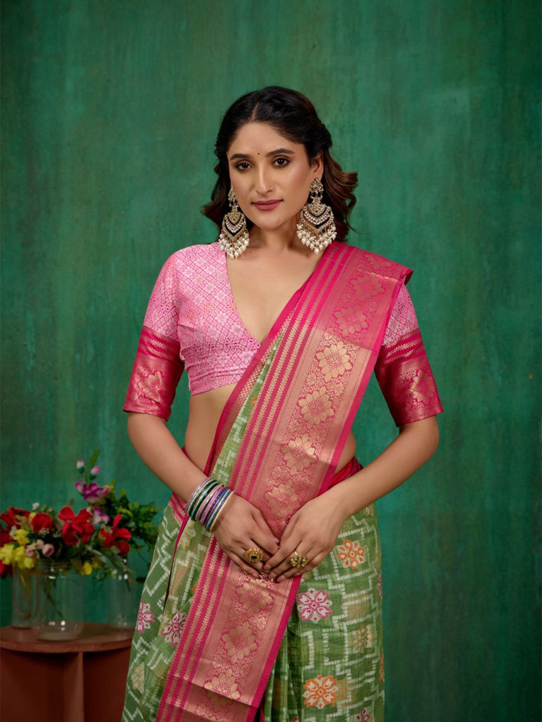 

Sangria Woven Design Zari Saree, Green